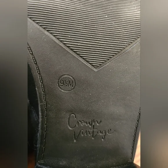 Crown Vintage Black Leather Scale Detail Zip-up Square Heeled Booties-Size 9.5 - Picture 9 of 9